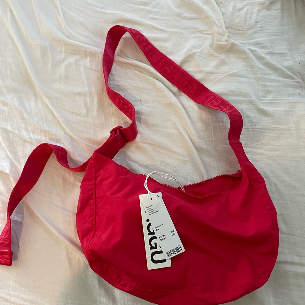 BNWT Baggu All Red Shoulder Bag